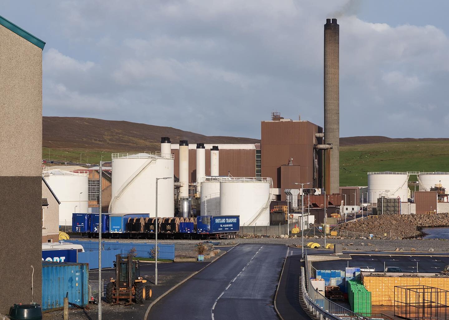 Lerwick Power Station, opened in 1953, is diesel-fuelled 73 MW power station which provides around 1/2 of electrical energy for Shetland, Scotland (2021).

Power station is approaching end of its scheduled operational life.

#shetland #lerwick #gremi