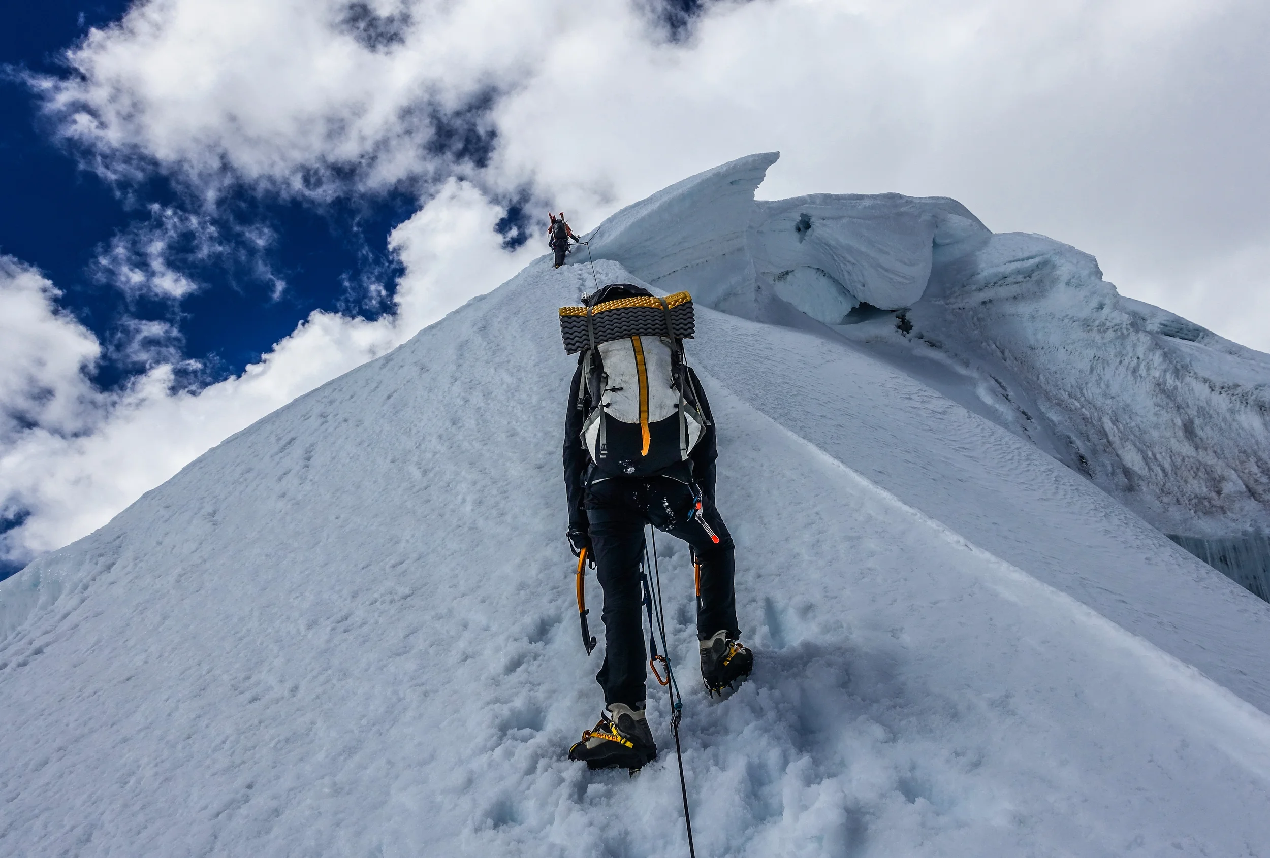 Climbing up the ridge, Huantsan, 2015