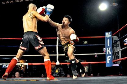 Acosta fight & punch.jpg