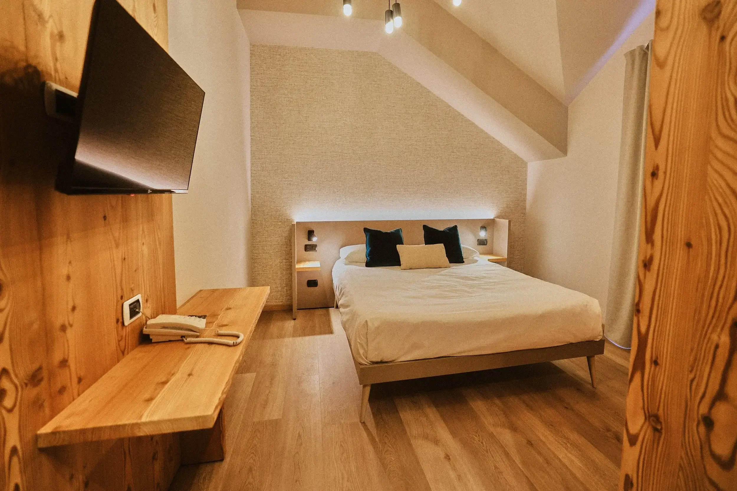 deluxe_bed.webp