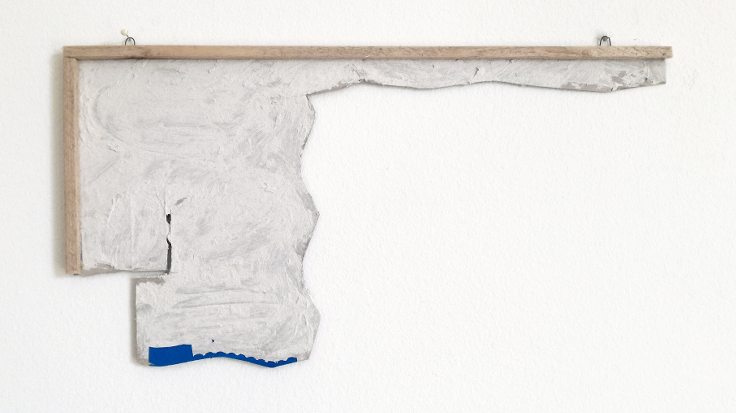 Untitled 2019, 19x35 cm. cardboard, pulp, wood, acrylic and wire.jpg