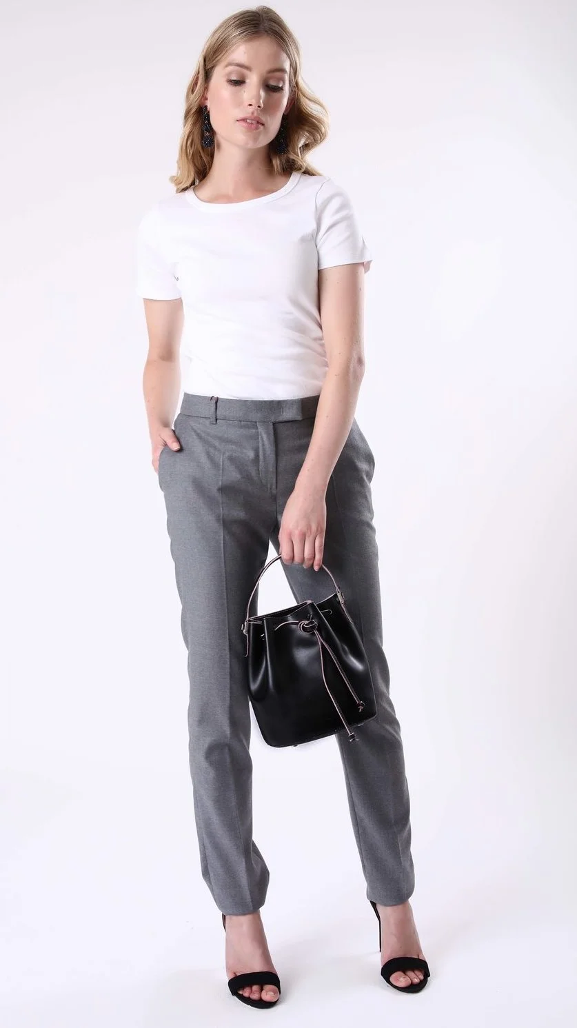 Alexandra+de+Curtis_Mini+Bucket+Black+Rose+square.jpg