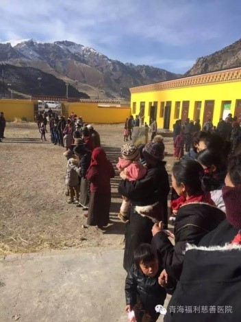 Line of People.jpg