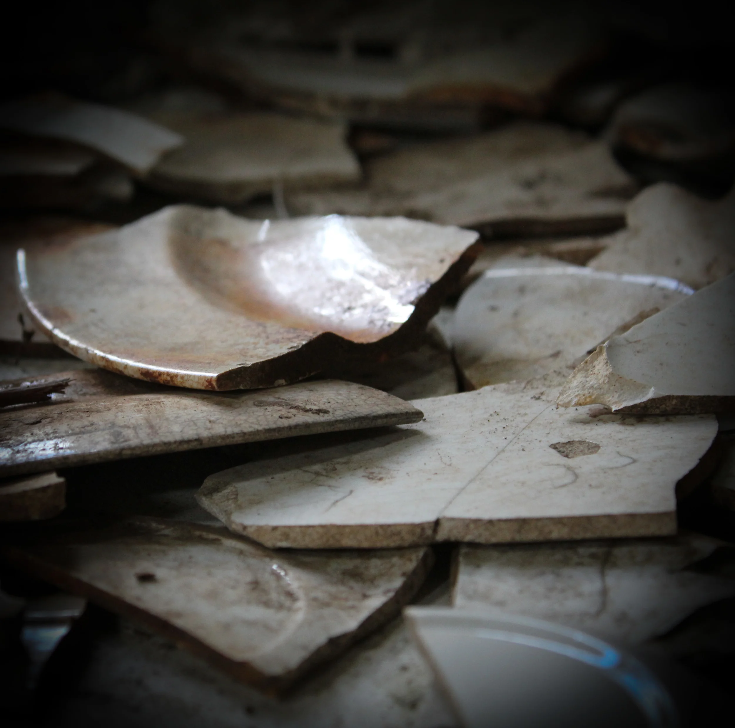 Digging Down: Fragmented Totalities... an incomplete primer