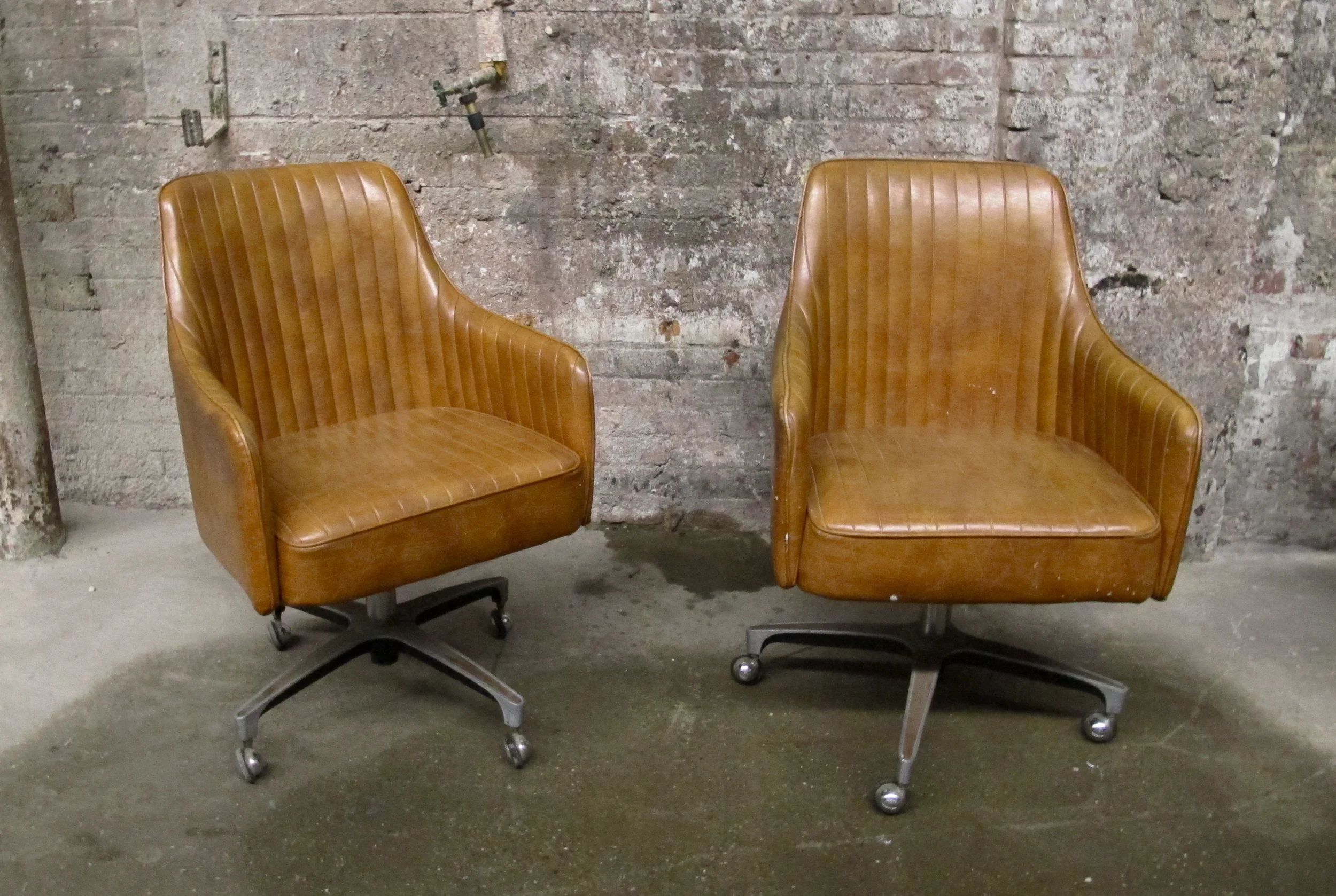 Upholstered Seating — Primate Props