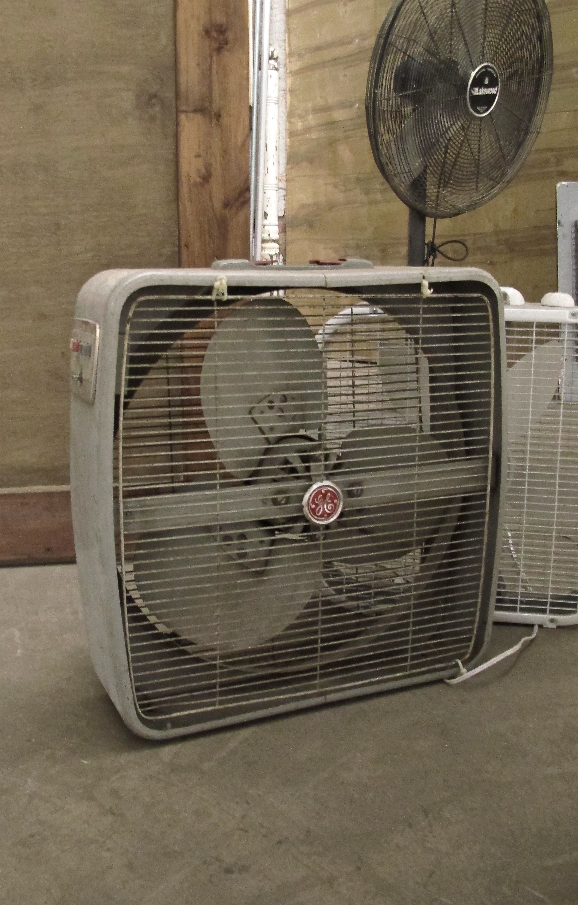 Fans — Primate Props