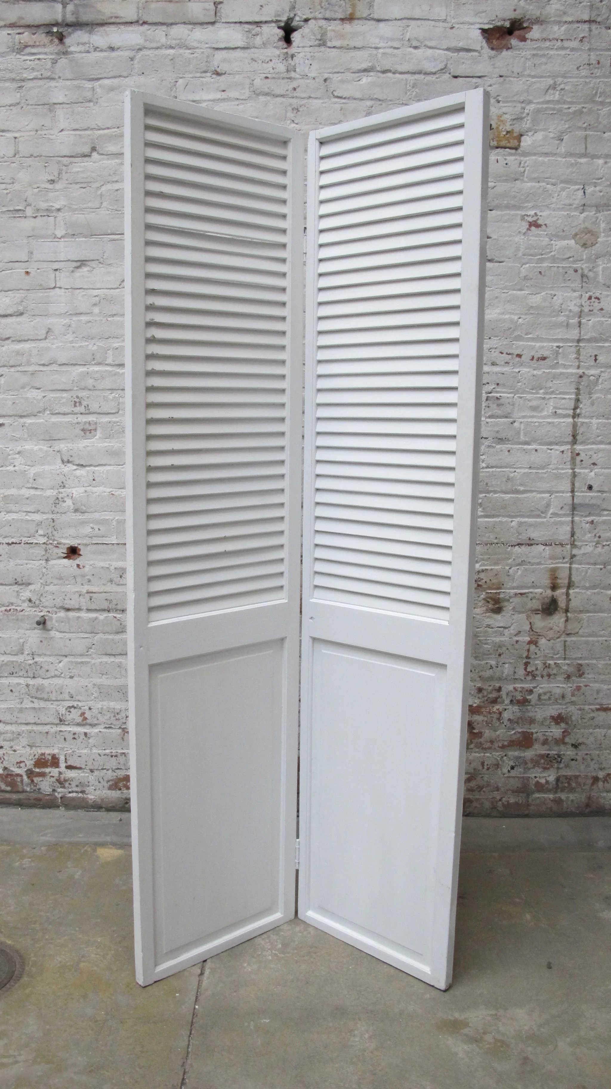 White 2-panel Screen - BACK $75