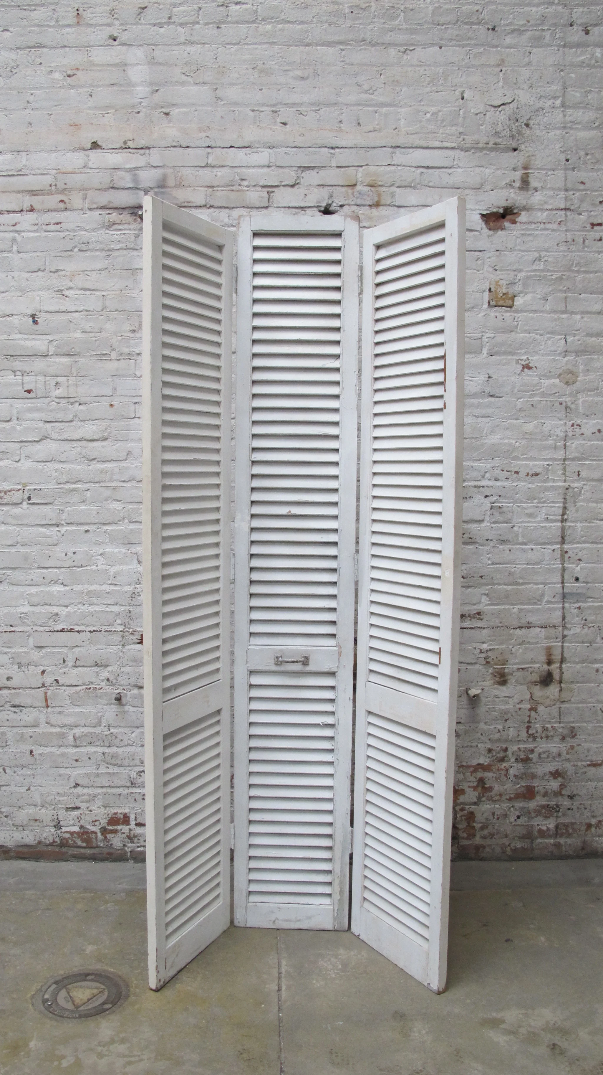 One way 3-panel White Screen - FRONT $75