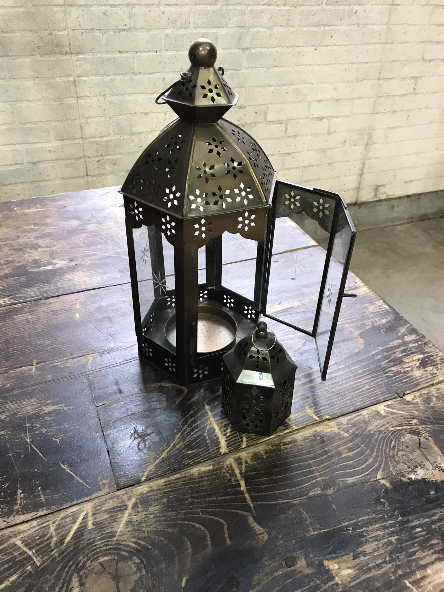 Lighting — Primate Props