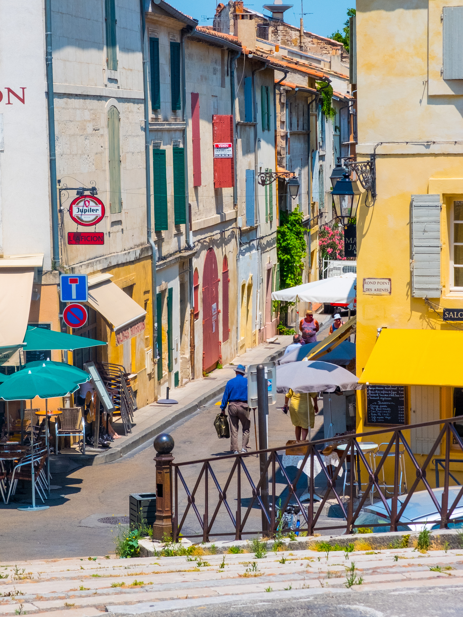 walking tours in arles