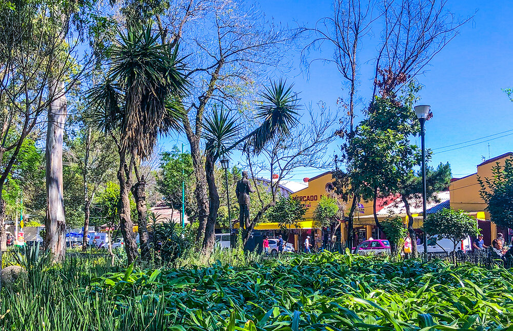 In the Footsteps of Frida Kahlo, The Ultimate Colorful Guide to her life in Mexico City