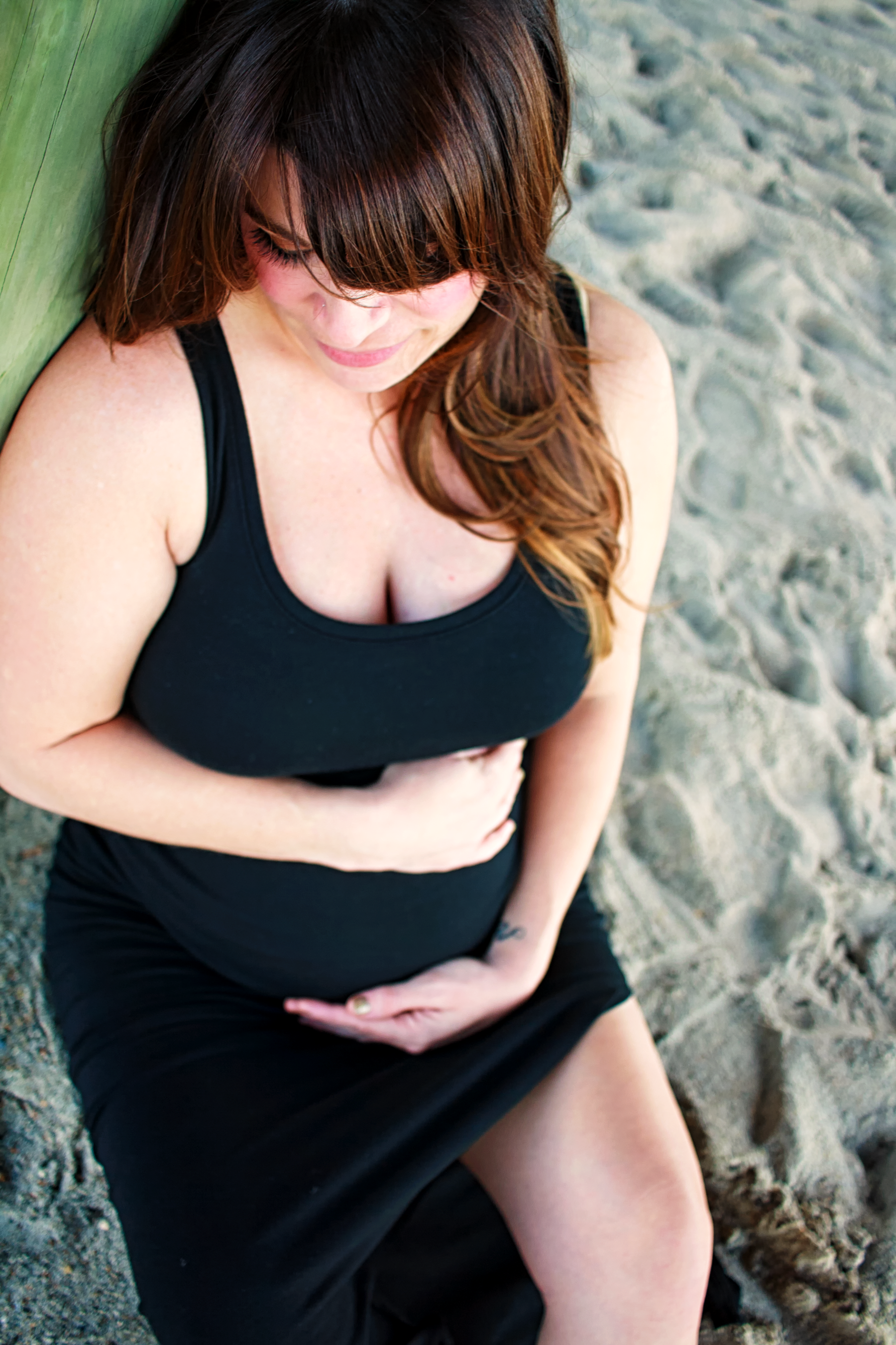 Kure_Beach_Maternity_Shoot_Tiffany_Abruzzo_Photography_13.png