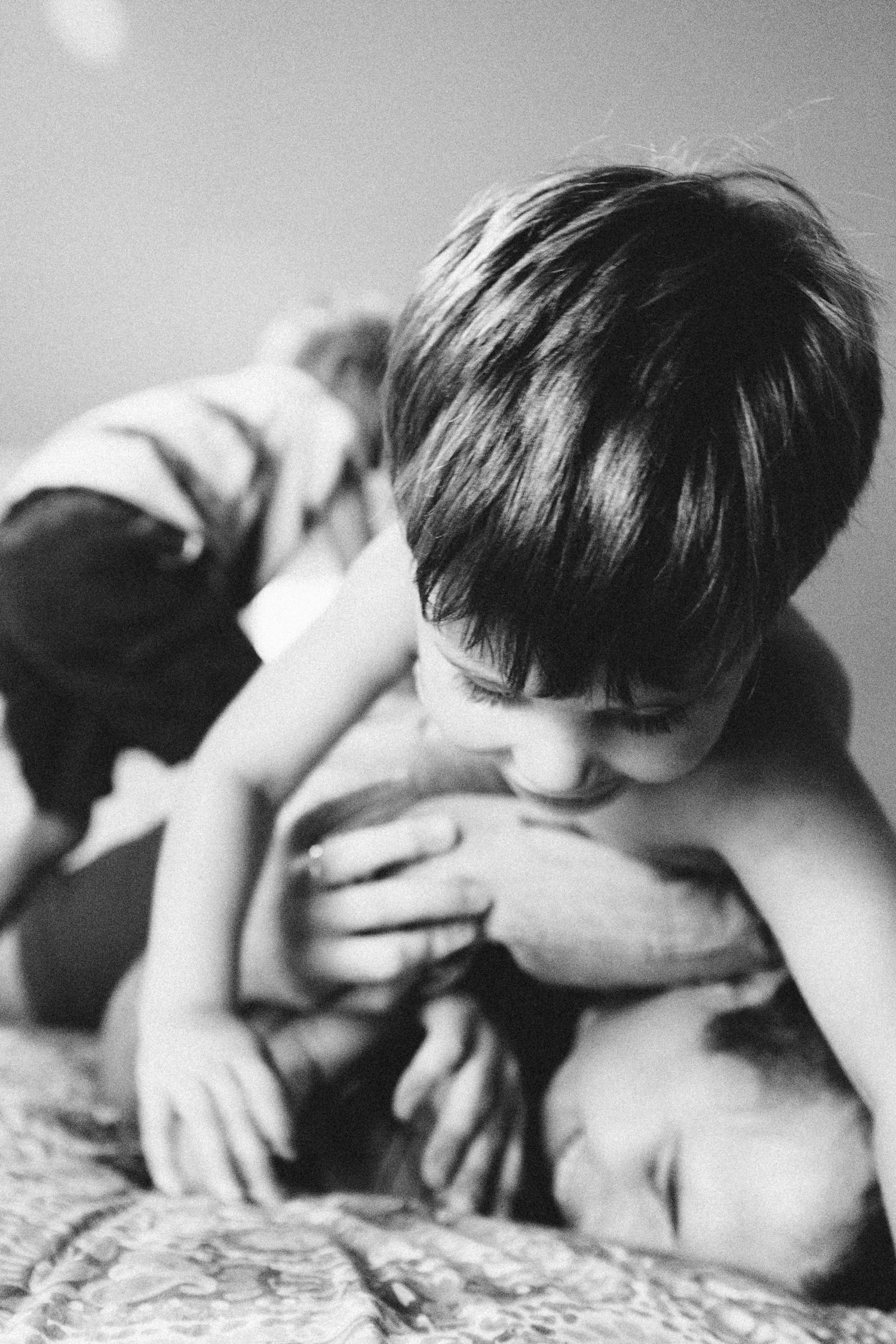 Photographer, Family Photojournalism, Michigan, France, Authentic Memories, Couple