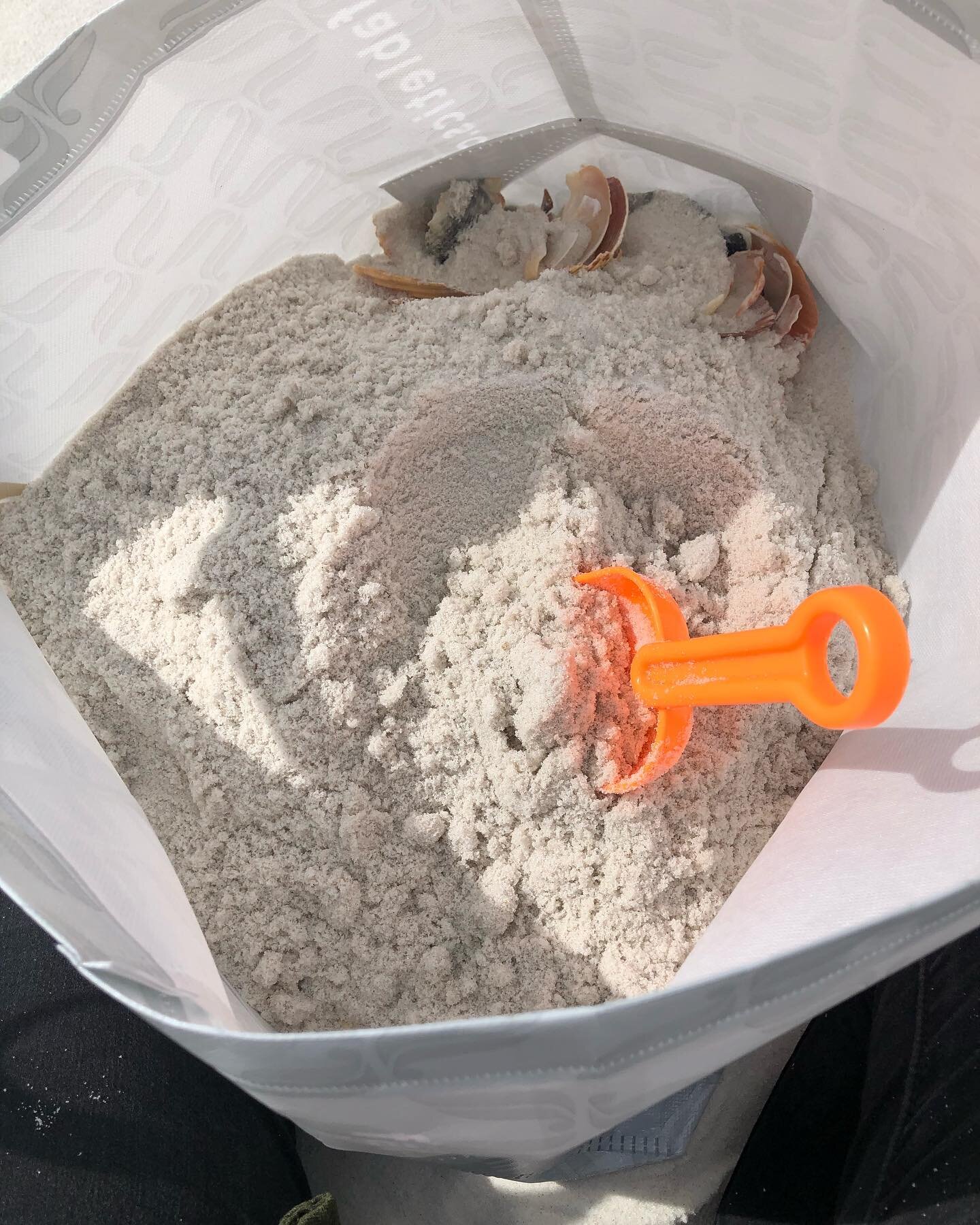 How do you dispose of your old paint water? 

I&rsquo;m not sure where I read it, but someone had once shared that they keep a bucket of sand in their studio for their leftover dirty paint water. By the end of a painting there is a lot of pigment lef