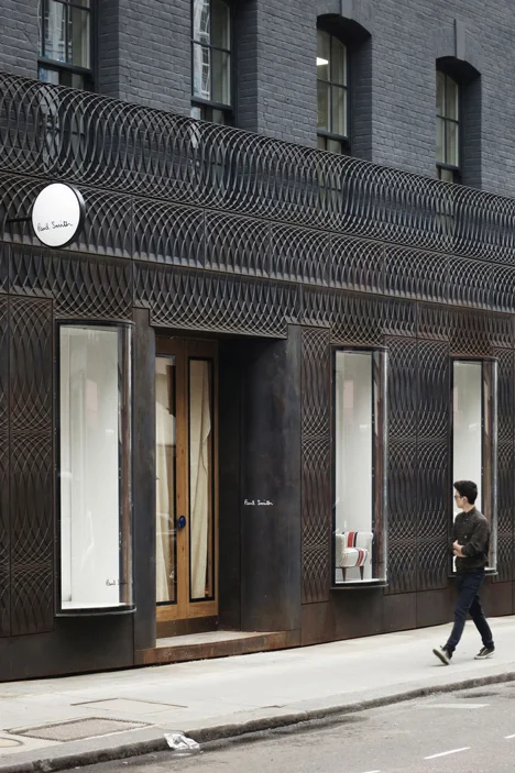 Paul-Smith-Albemarle-Street-store-facade-by-6a-Architects_0.jpg