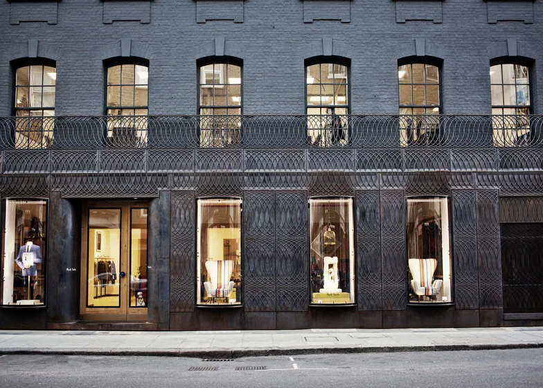 Paul-Smith-Albemarle-Street-store-facade-by-6a-Architects_1.jpg