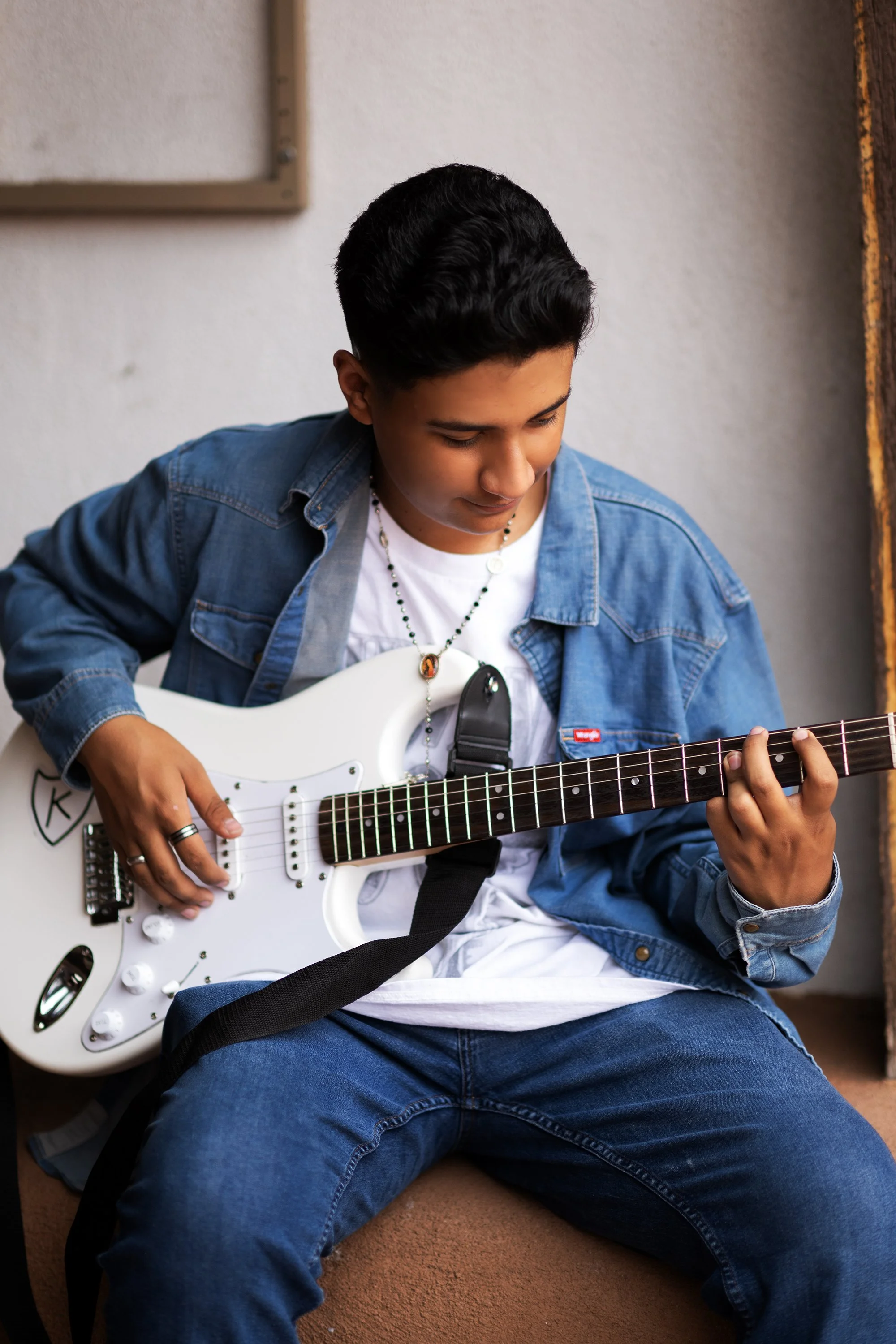Guitar4web.jpg