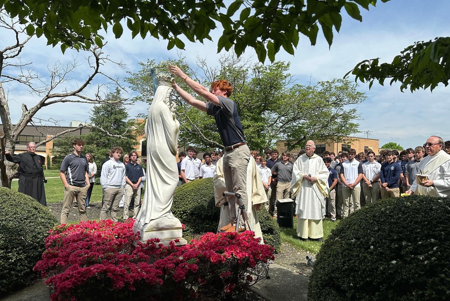 🎶 Immaculate Mary, your praises we sing.
You reign now in Heaven with Jesus our King. 🎶

Yesterday, the Class of 2024 capped off their last Wednesday Mass with the entire school community with the annual May Crowning of Mother Mary. Tristan McLeer 