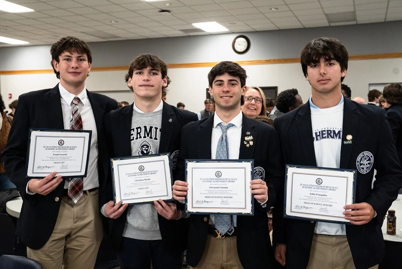 Academic excellence was shining bright in Richland today. 💡

Our Hermits, families, and faculty came together to celebrate the achievements of our Head of School Honors and Dean&rsquo;s List recipients &mdash; a reflection of hard work, passion, and
