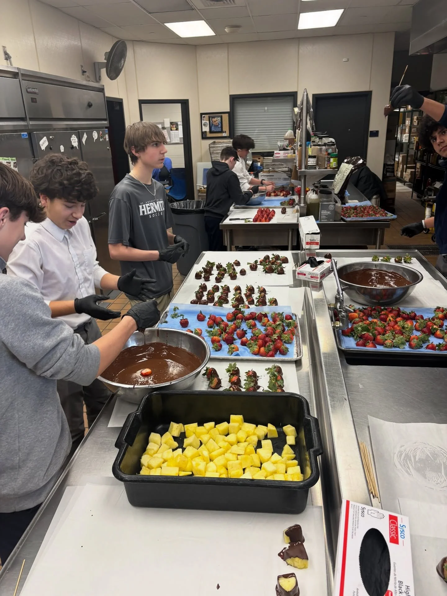 A sweet collaboration for Valentine&rsquo;s Day weekend 🍓🍫 

Our Cooking Club teamed up with the Dining Hall staff to prepare chocolate-covered strawberries for the school community. 

Happy Valentine&rsquo;s Day to all from the #HermitBrotherhood!