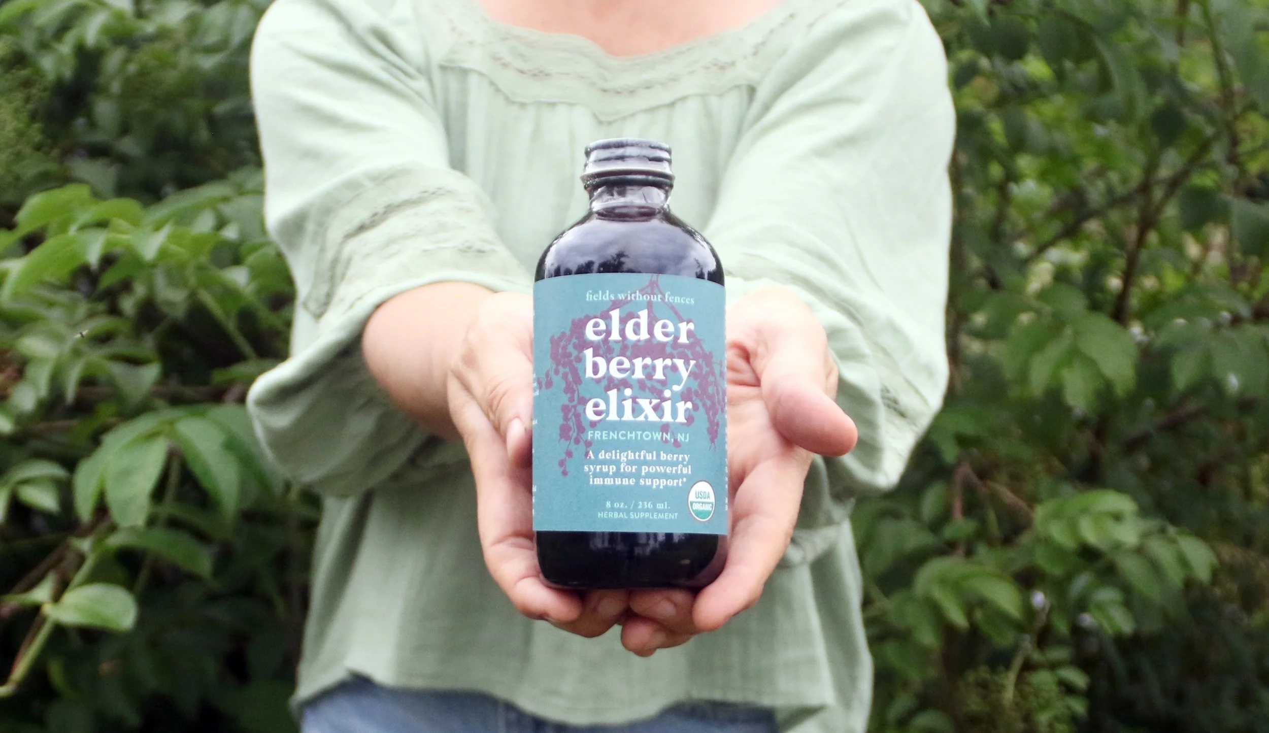 Fields-Without-Fences-Elderberry-Elixir-hands-2F5A2864.jpg