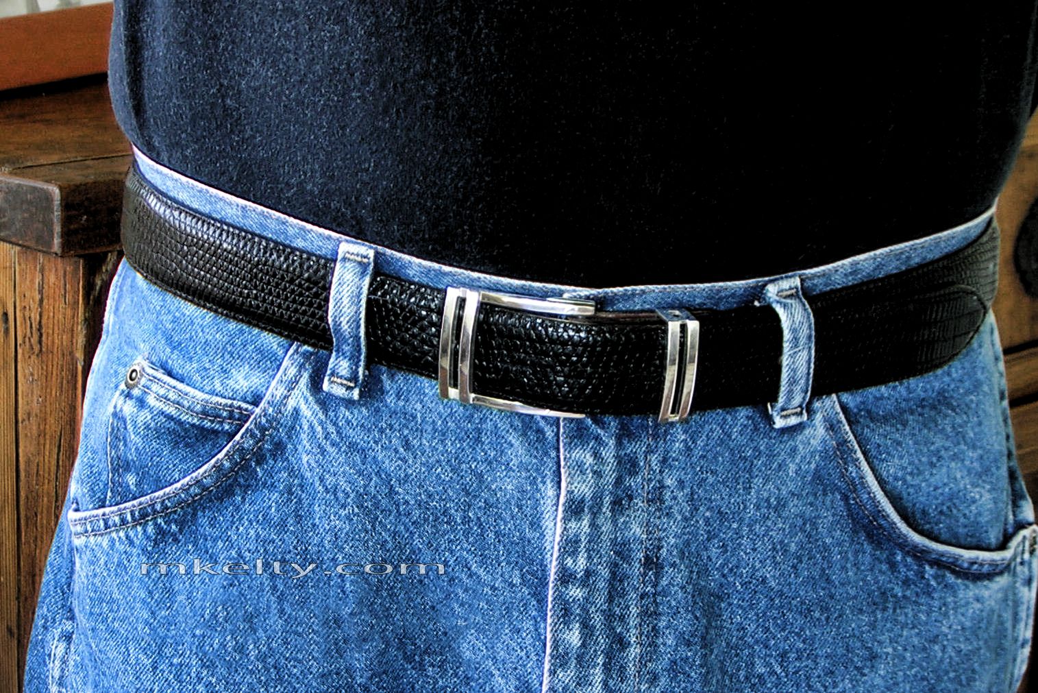 METRO BUCKLE ON JEANS