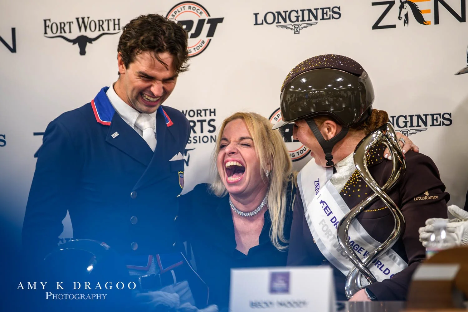 I like this era of dressage. Laughter, support, encouragement, music that gets the spectators cheering. It makes for inclusive and approachable sport. And the horses seem to be having fun too.
FEI Dressage @zeneliteequestriancenter @feiworldcupfinals