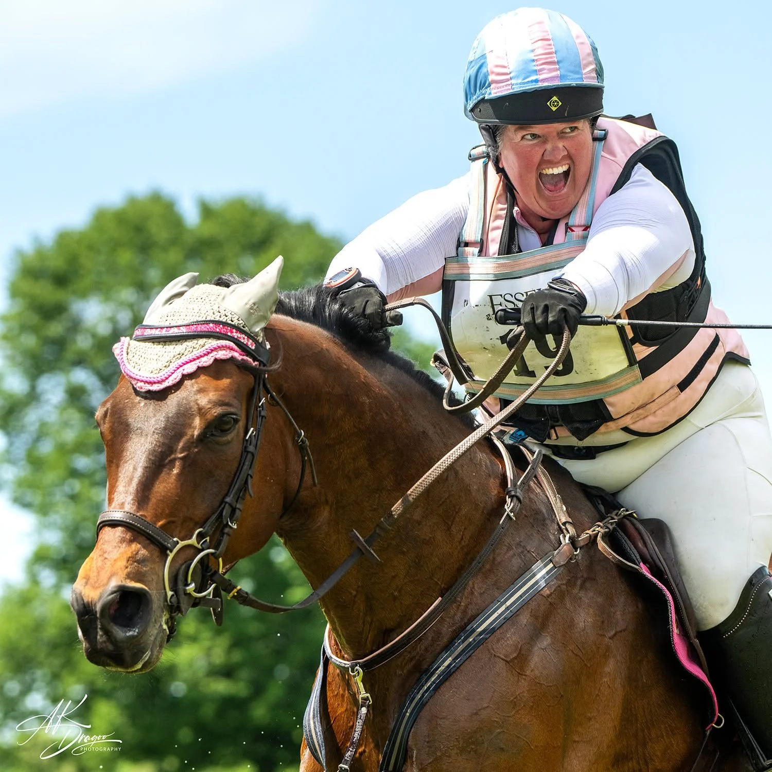 "You'll never take good photos sitting on the ground."

Challenge accepted.

@essexhorsetrials @bridgettemiller213