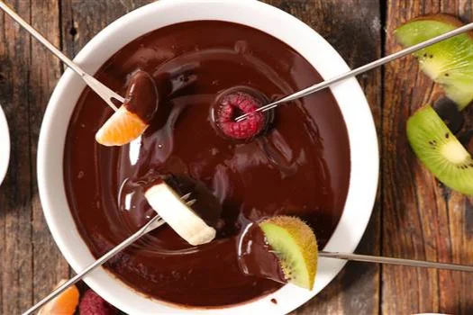 fondue+3+-+stock+photo.jpg