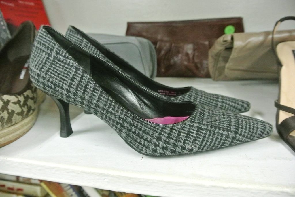 Cole Haan kitten heels