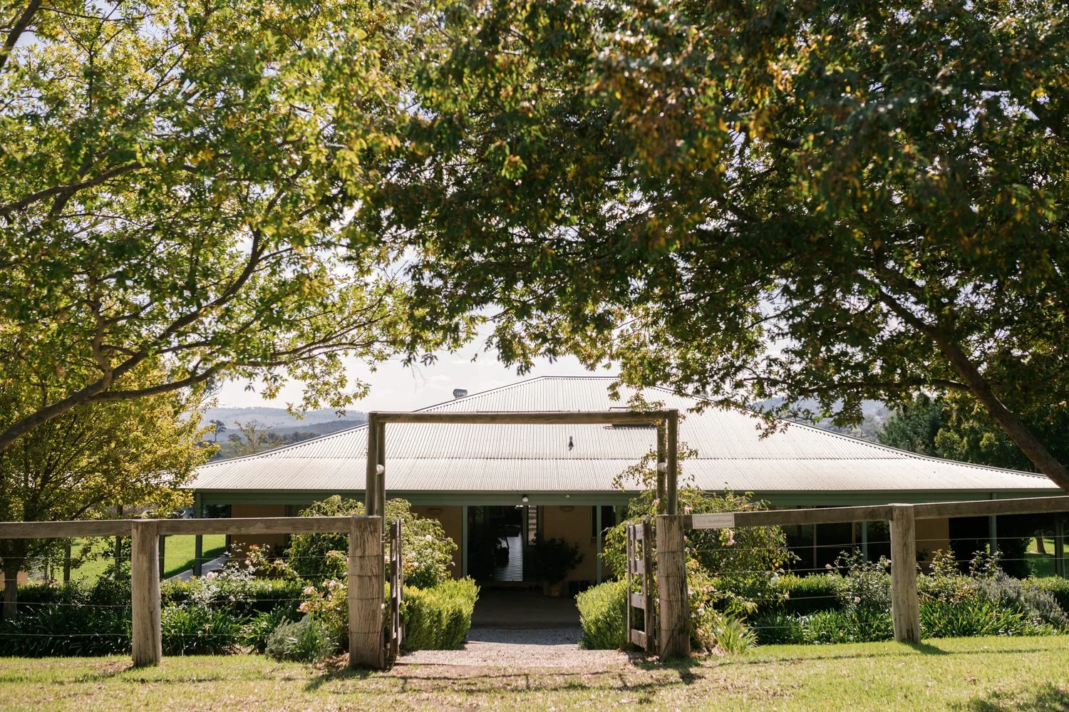 sarah jared the vinegrove mudgee canberra wedding photographer erin latimore 1.jpg