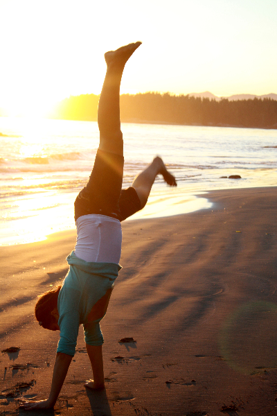 savvyhandstand.jpg