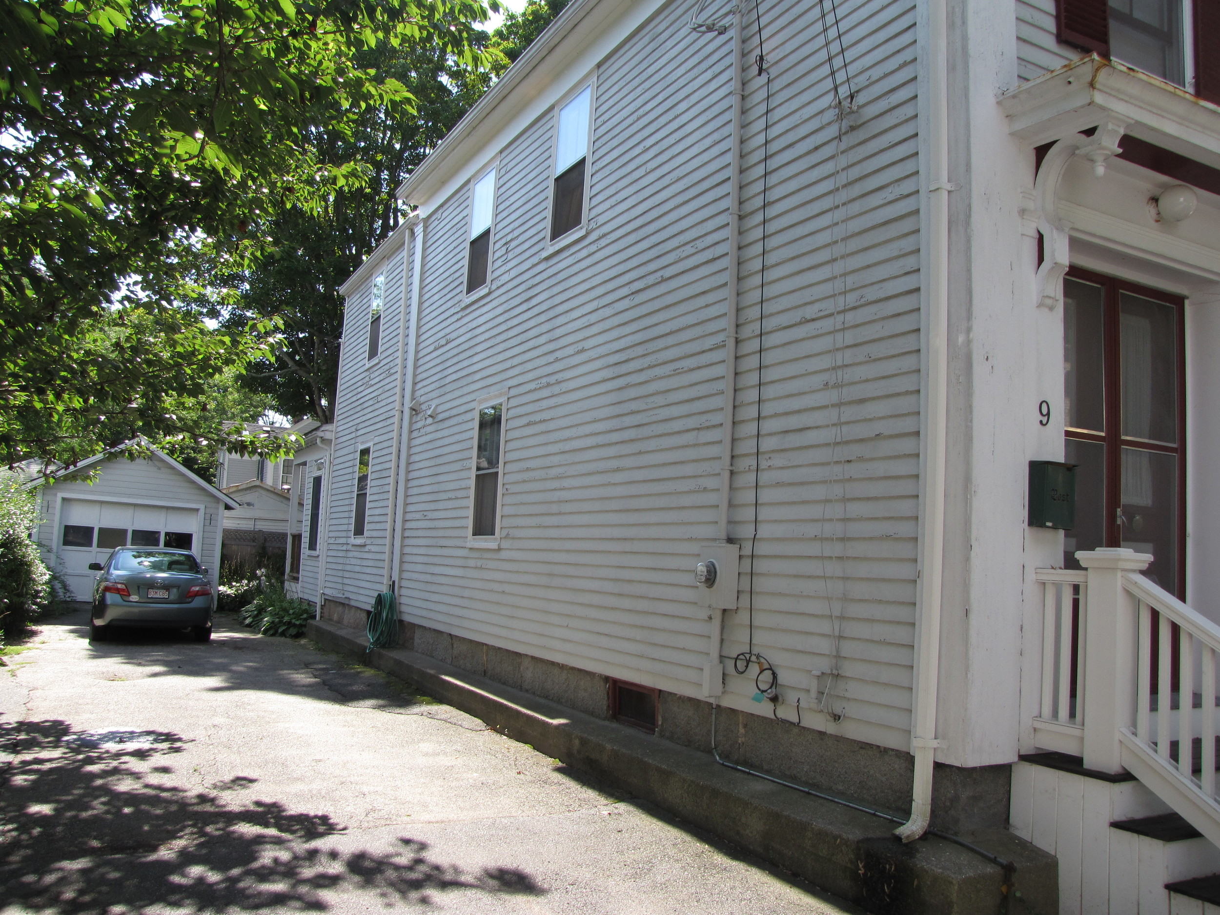 9 parsons street, garage side.jpg