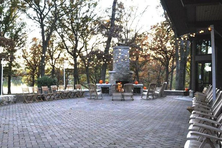 Silverwood - patio 2.jpg
