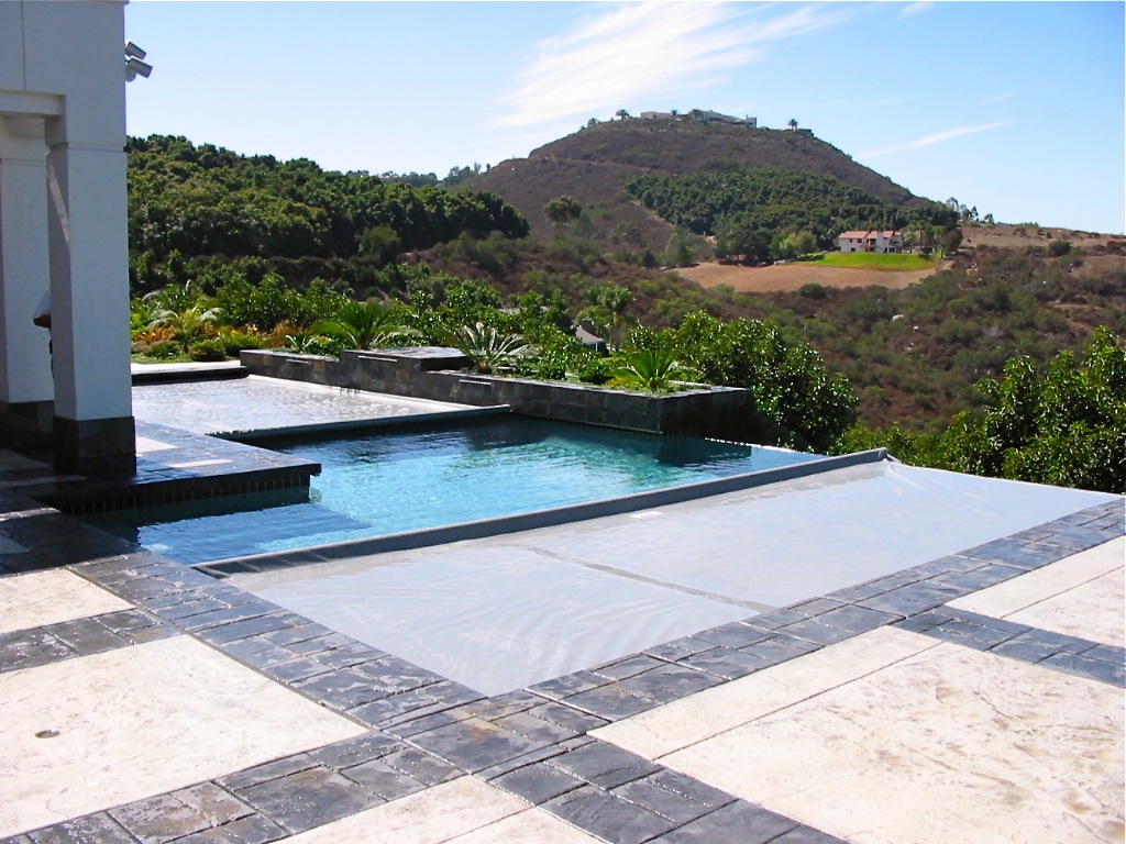 Double covers on vanishing edge pool.jpg