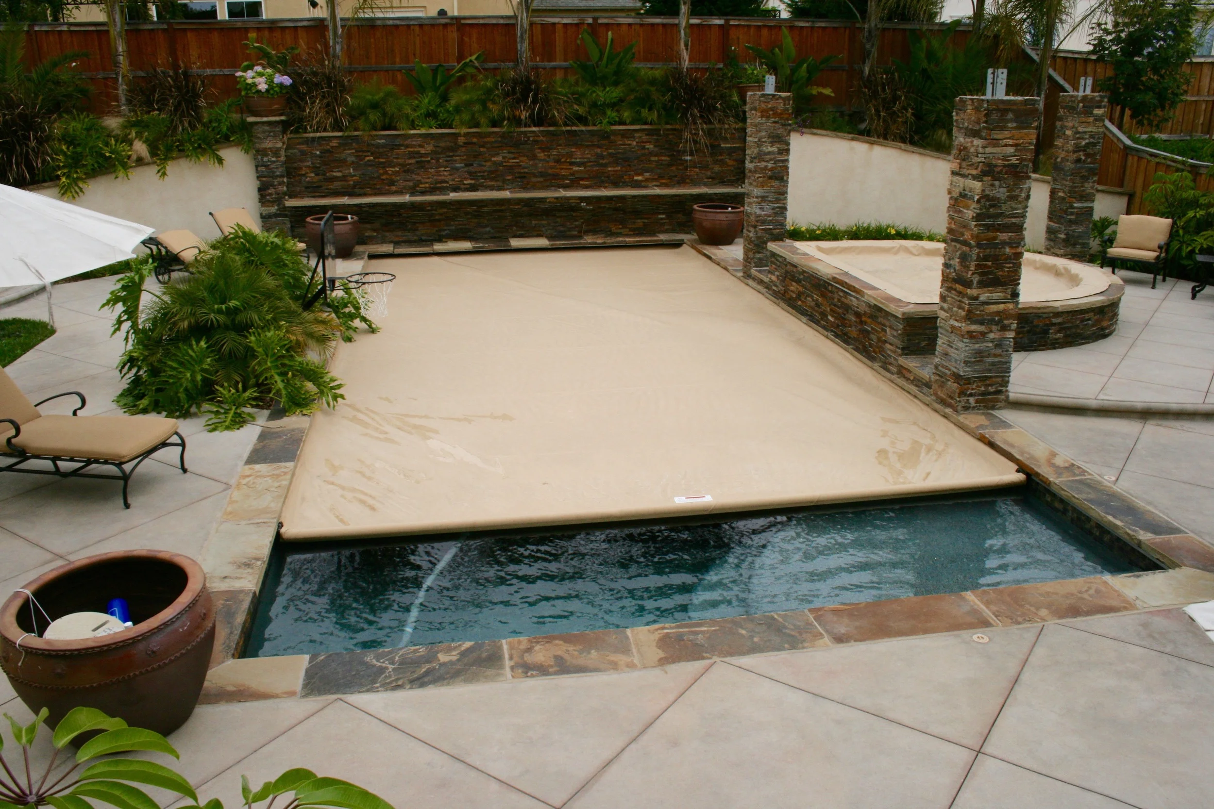 Inexpensive Ways to Heat Your Swimming Pool - Pool Covers! — Coverstar