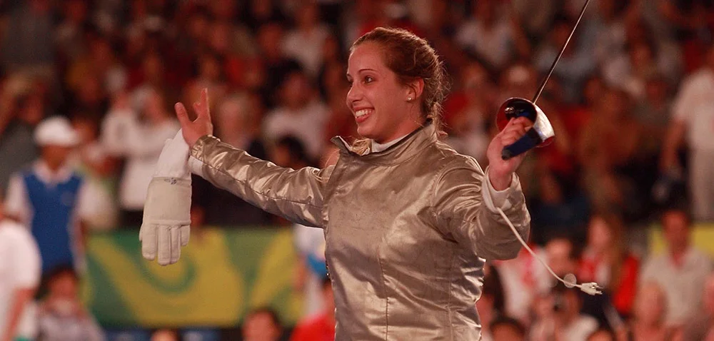 Marielvictory-salute080809_timacheff_BeijingOlympicFencing_2578_crop.jpg