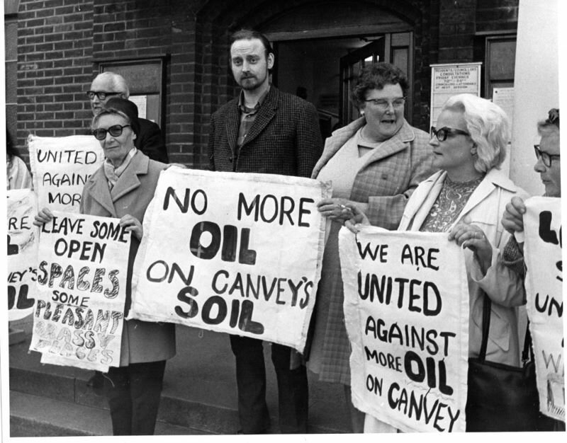 Protestors on steps outside Canvey Council Offices. (Echo Newsapers).jpg