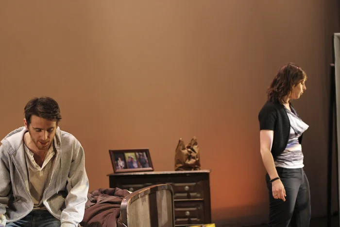 Kevin Jennings as Greg, Melanie Ruston as Steph