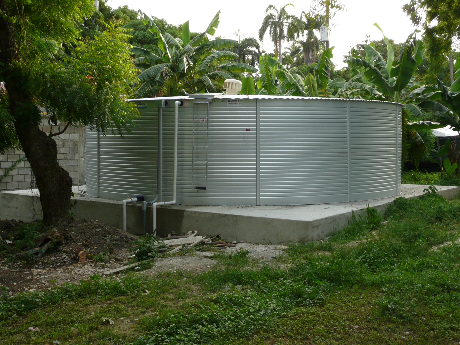  ​50,000 Gallon Storage tank for treated, pure water at&nbsp;Hopital Adventiste d'Haiti in Port-Au-Prince.    