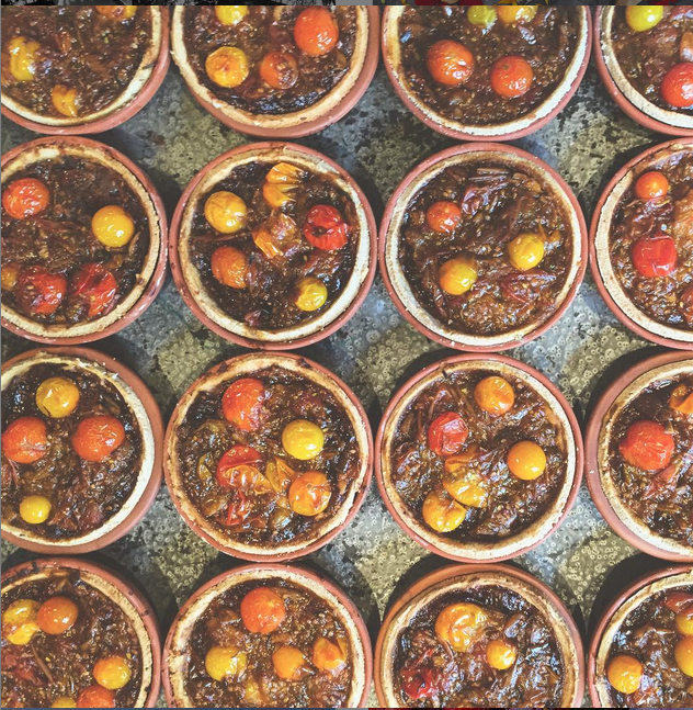 Mama's Tomate Tarte with Caramelized Onions + Rye Crust