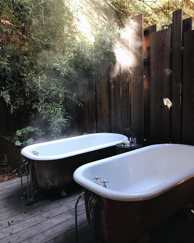 After last night and this morning, I am highly certain everyone must bathe amongst redwood trees at some point in their life ✨ Epic is an understatement. Also note... @mr.kristopher and I decided our future master bathroom will look a whole lot like 