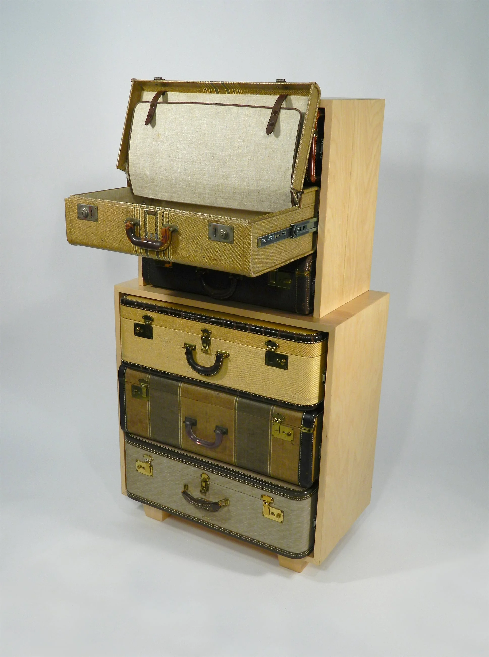 LUGGAGE CHEST OF DRAWERS