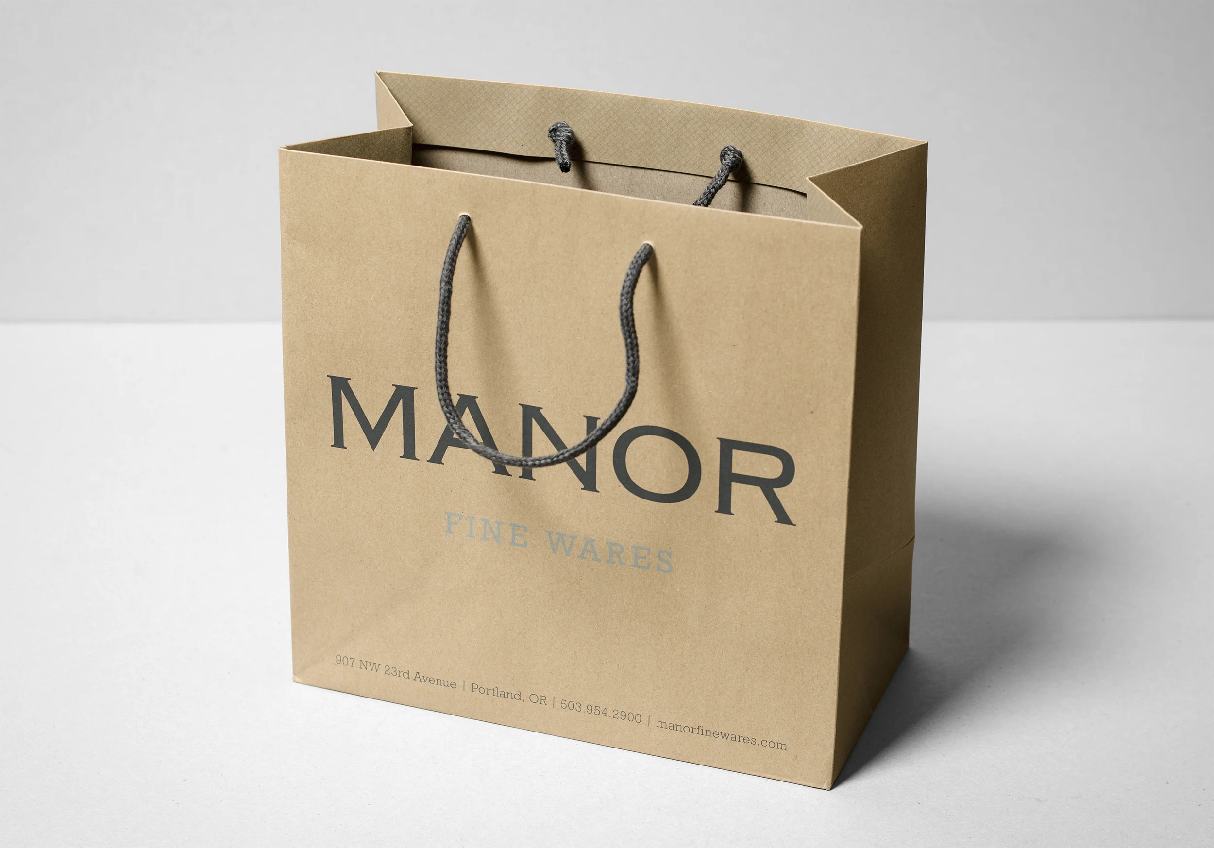 Medium paper bag