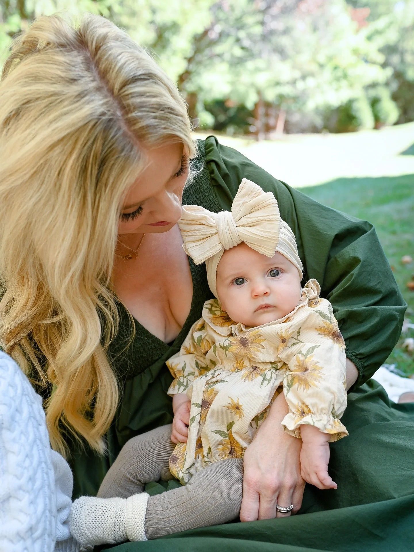 Some more snaps from our Holiday shoot I love that didn&rsquo;t make the card. 🌲❤️