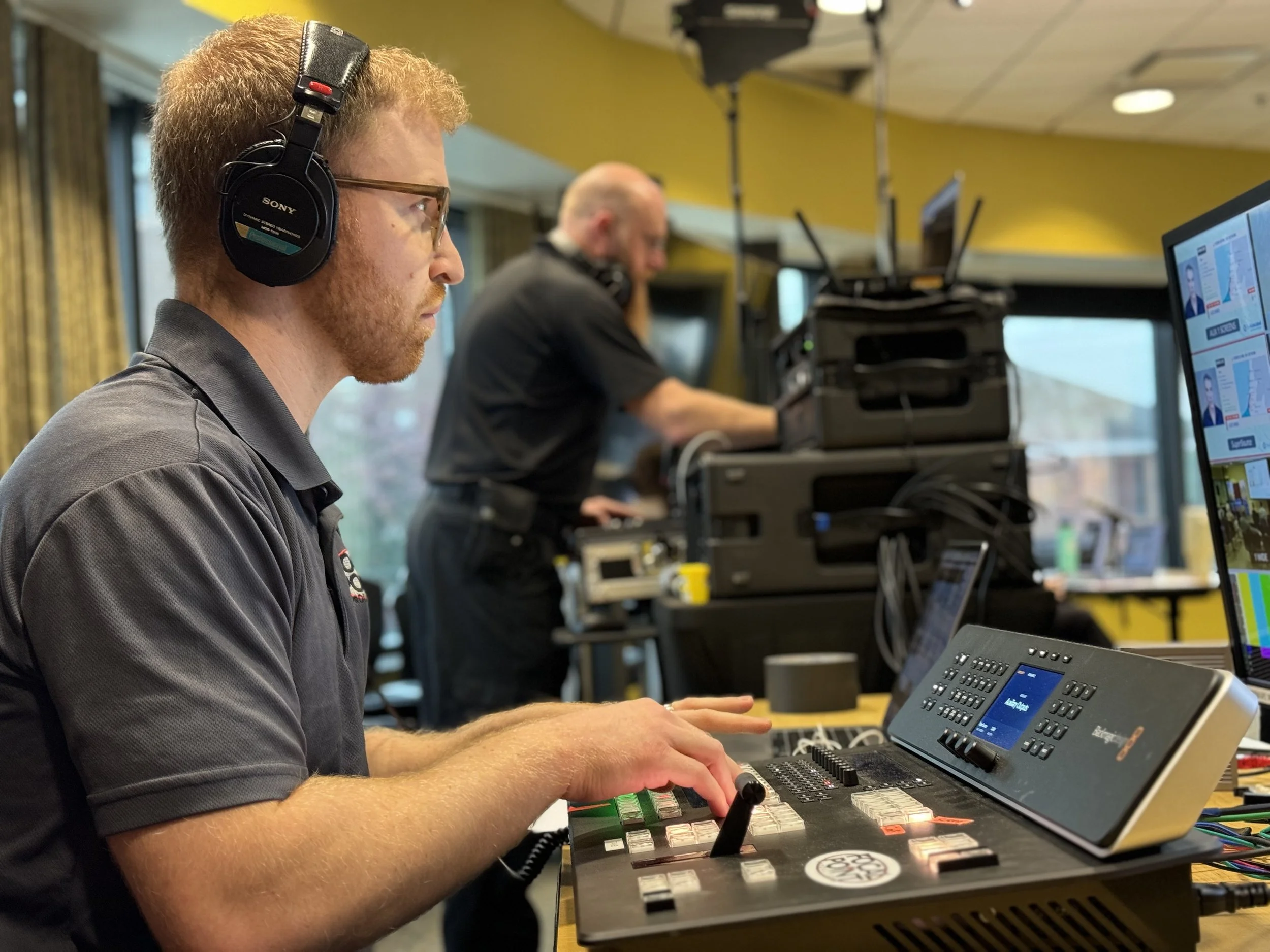 Hybrid Event with Virtual Presenter