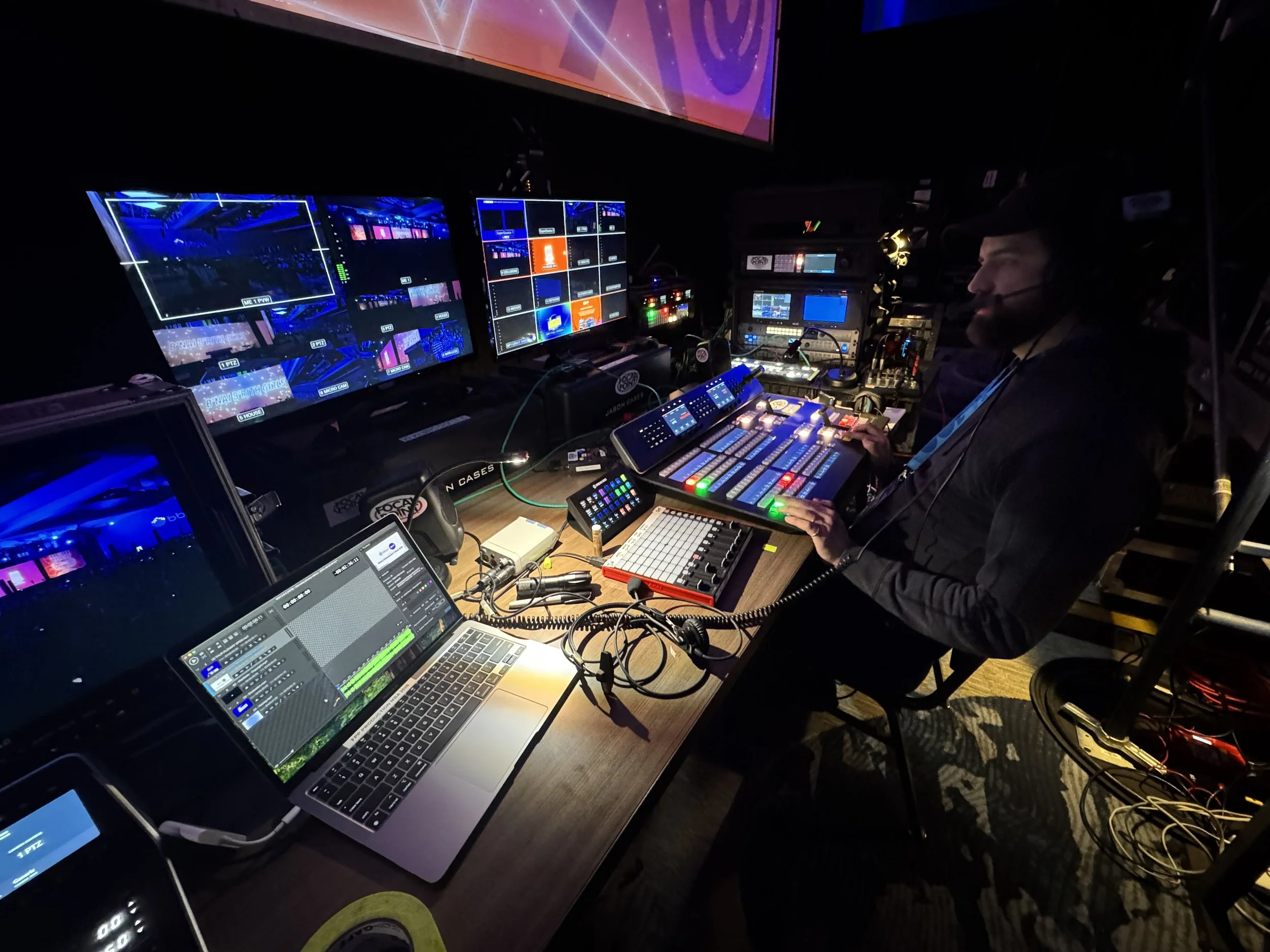 Team Travels to Denver for HUGE Livestream!