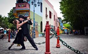 Tango in the streets of Buenos Aires