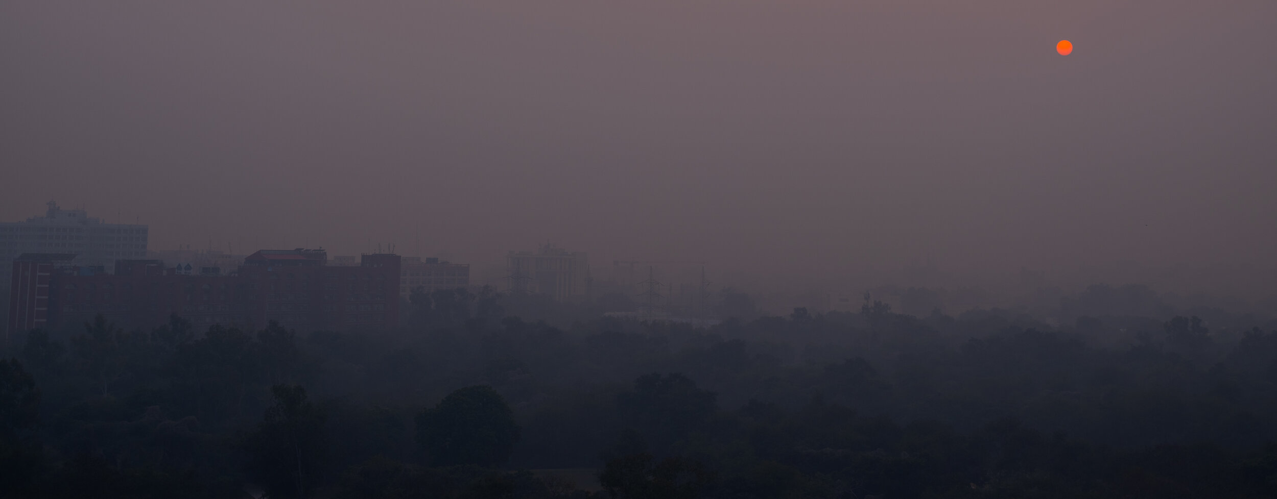 New Delhi, and Smog, at 3:00 in the afternoon December 2019.