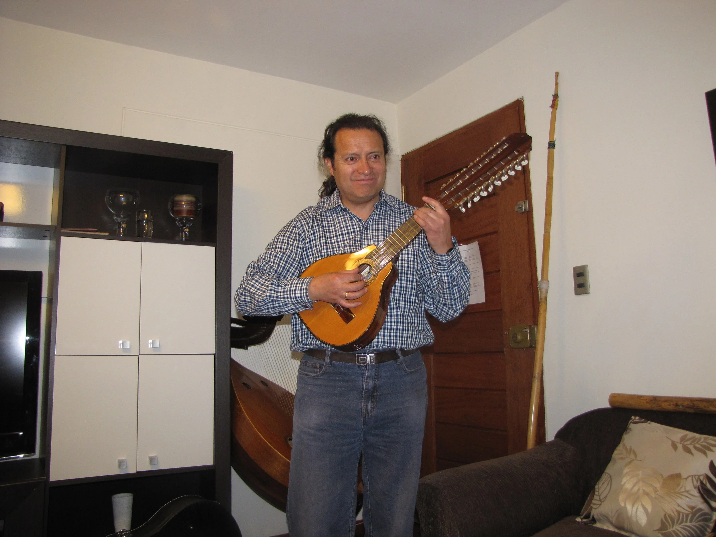 Playing the pachajchaki